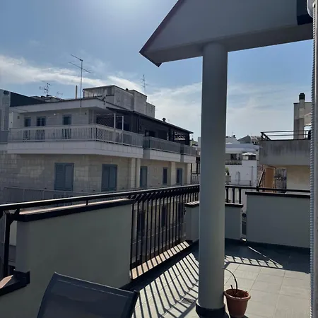 Roof Moon Apartman